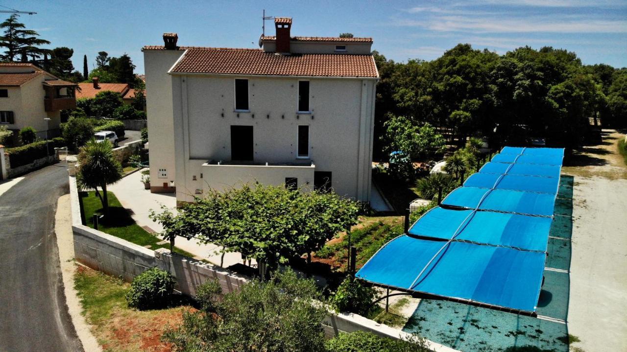 Predivan Novouredeni Apartman U Blizini Mora Банджоле Экстерьер фото